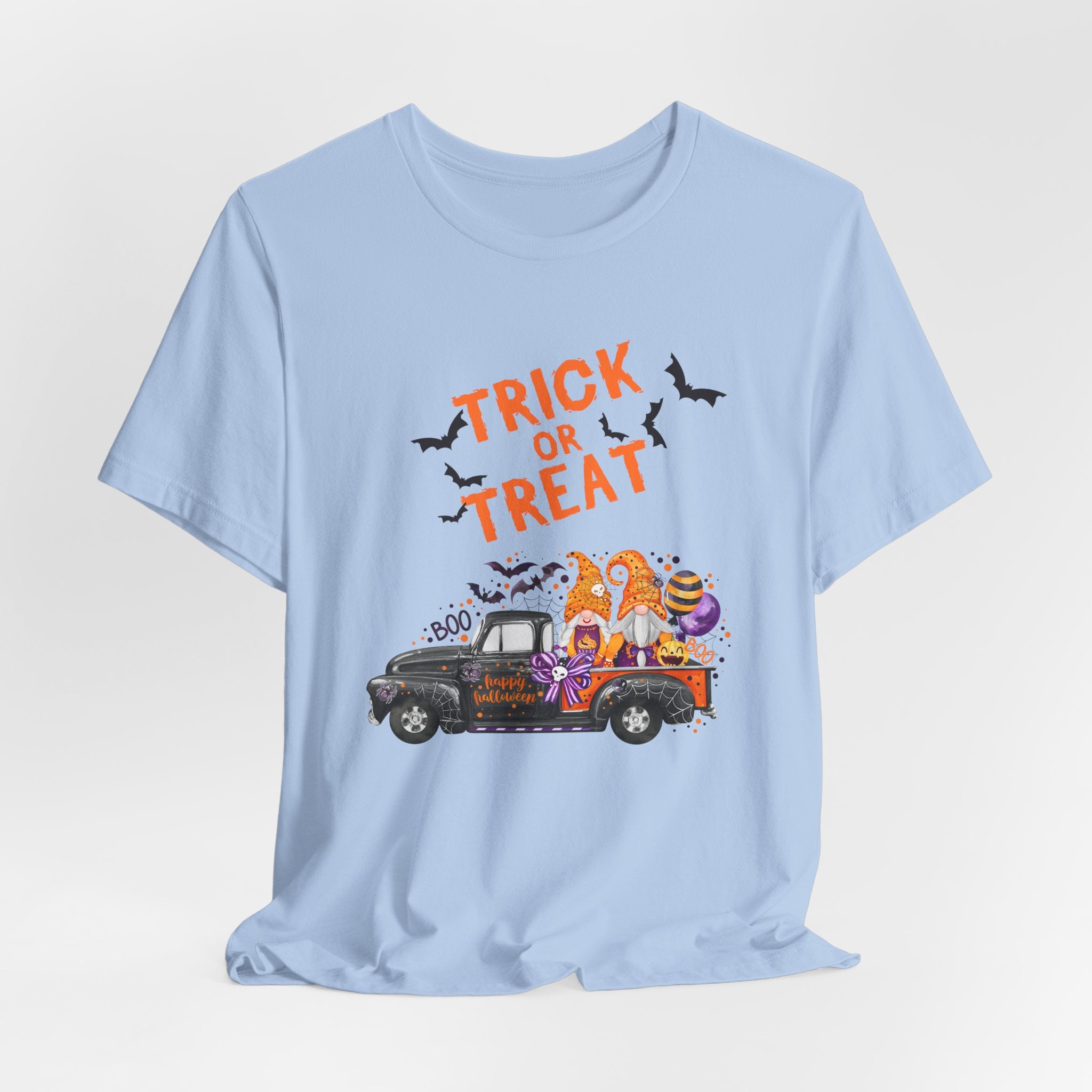 Trick or Treat – Fun Halloween Bats Gnome Unisex T-shirt