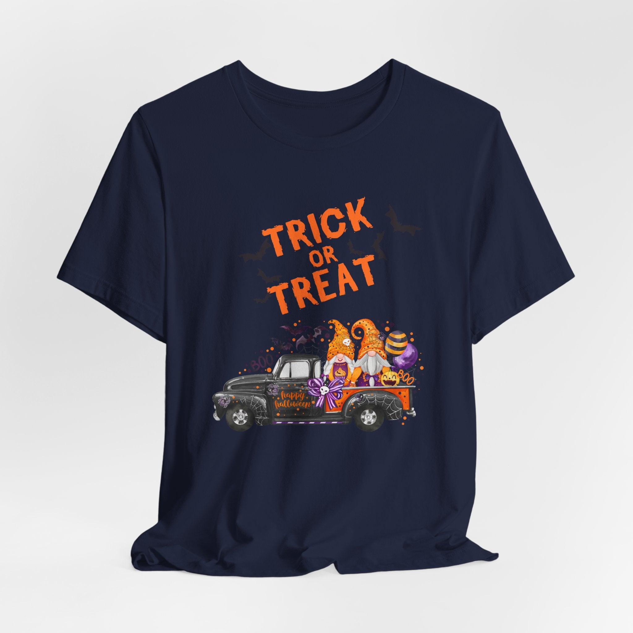 Trick or Treat – Fun Halloween Bats Gnome Unisex T-shirt