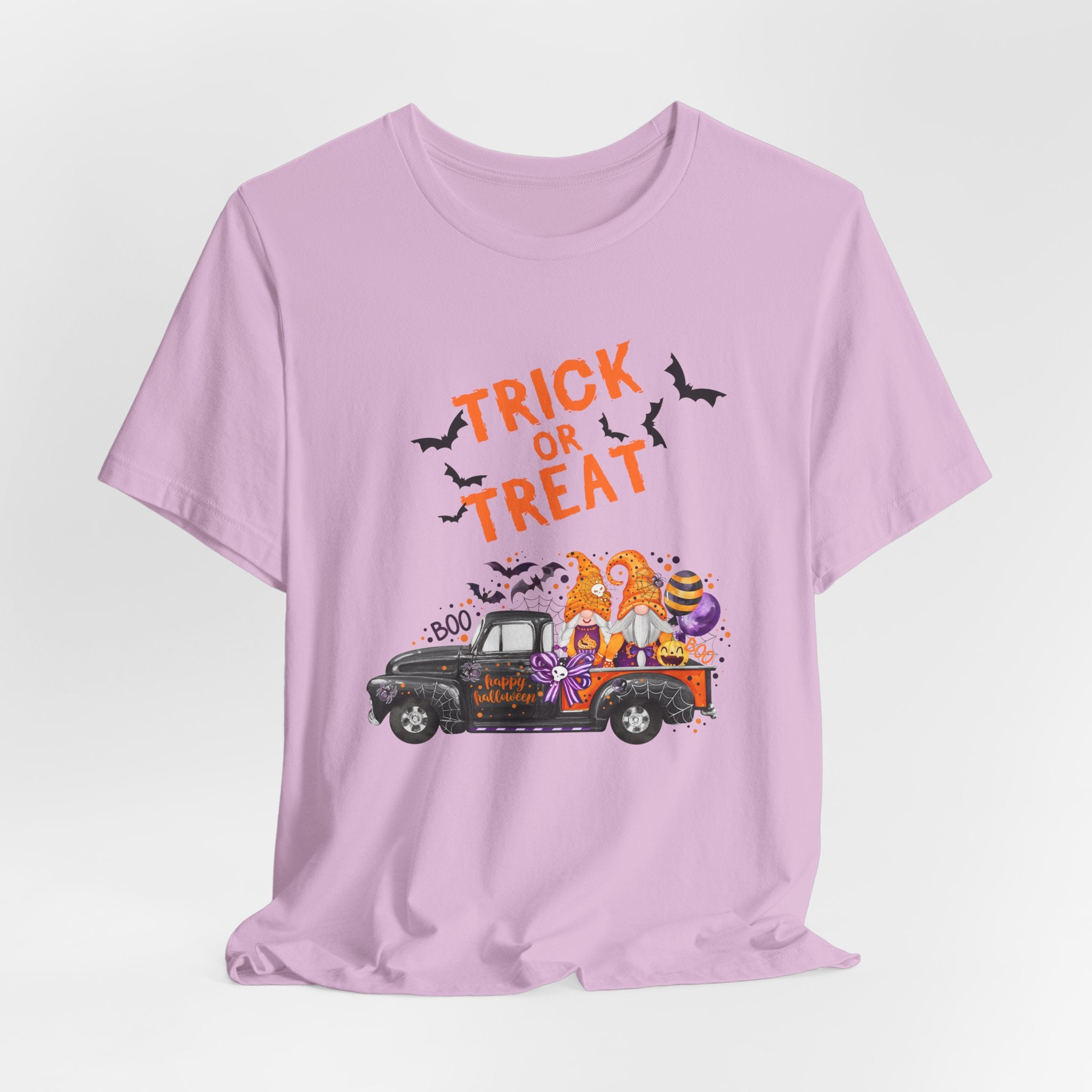 Trick or Treat – Fun Halloween Bats Gnome Unisex T-shirt