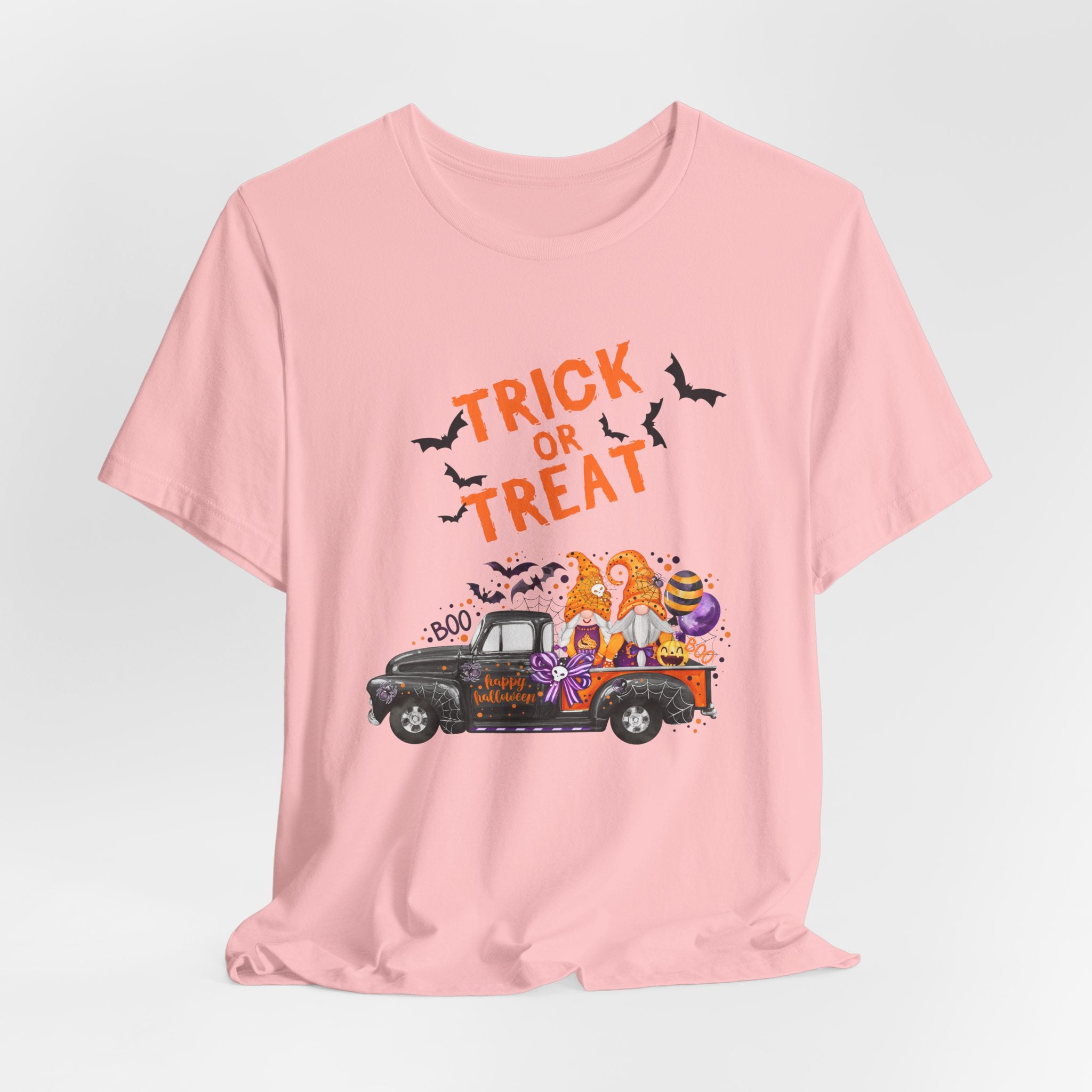 Trick or Treat – Fun Halloween Bats Gnome Unisex T-shirt